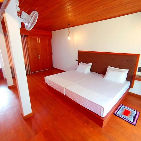 Thusara Guesthouse Mirissa Eksteriør billede