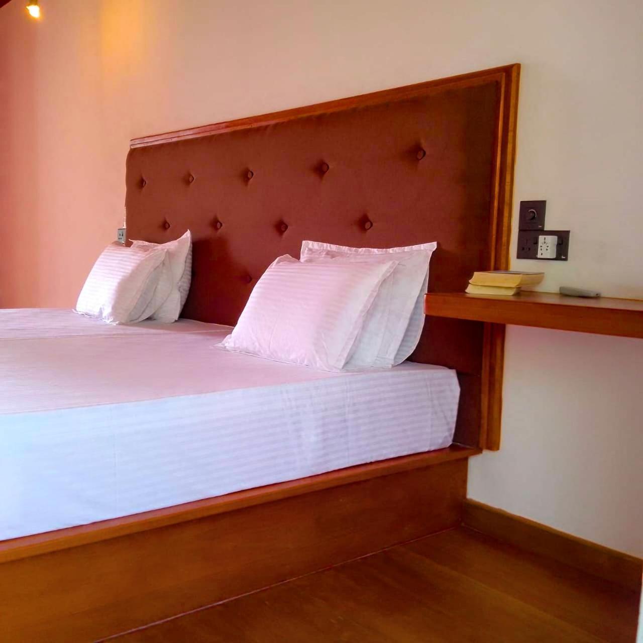 Thusara Guesthouse Mirissa Eksteriør billede