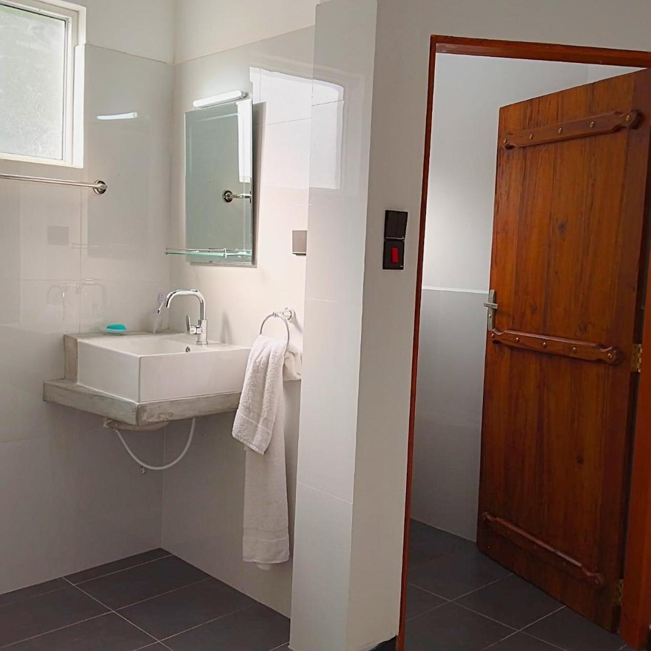 Thusara Guesthouse Mirissa Eksteriør billede